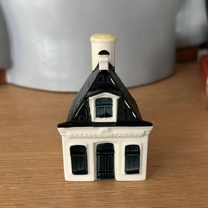 KLM Blue Delft House - #99 - Not Empty - Still Sealed